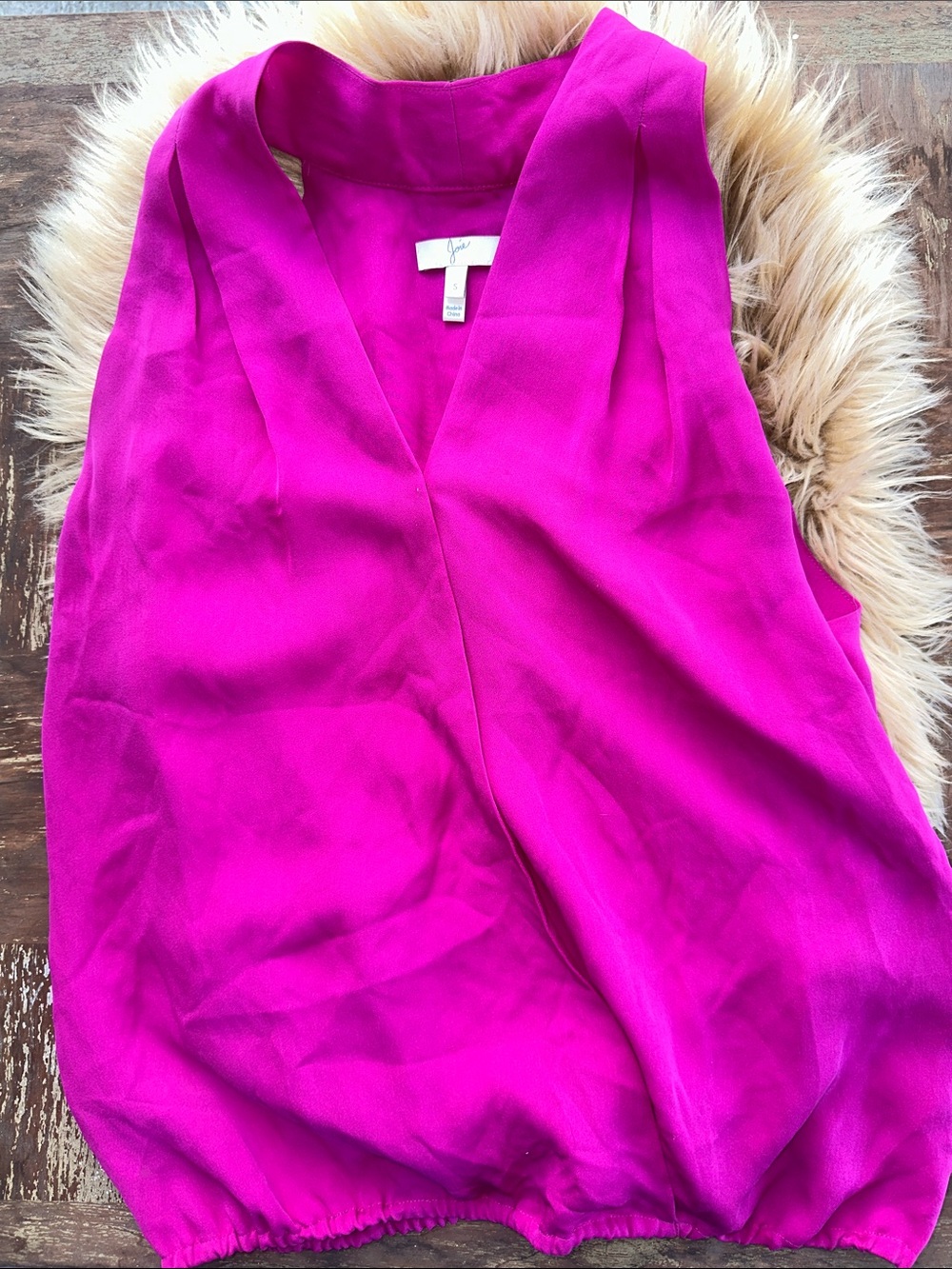 Joie Bright Fuchsia V-Neck Sleeveless Camisole